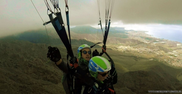 Paragliding gold flight Roque del Conde