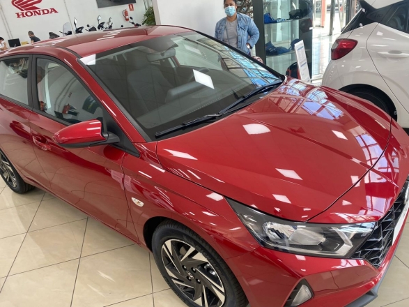 Půjčení auta Tenerife - Hyundai i20 Turbo Hybrid